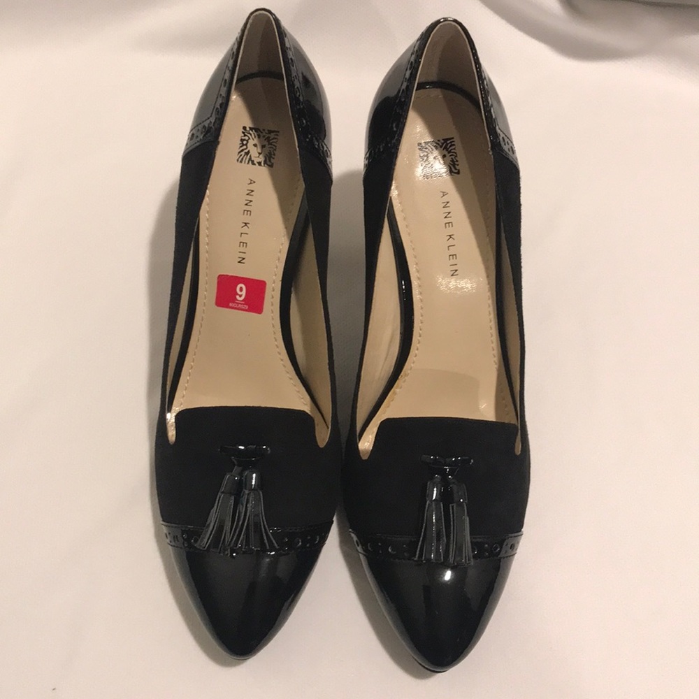Anne Klein AkBrettany Black Heels w/Tassels